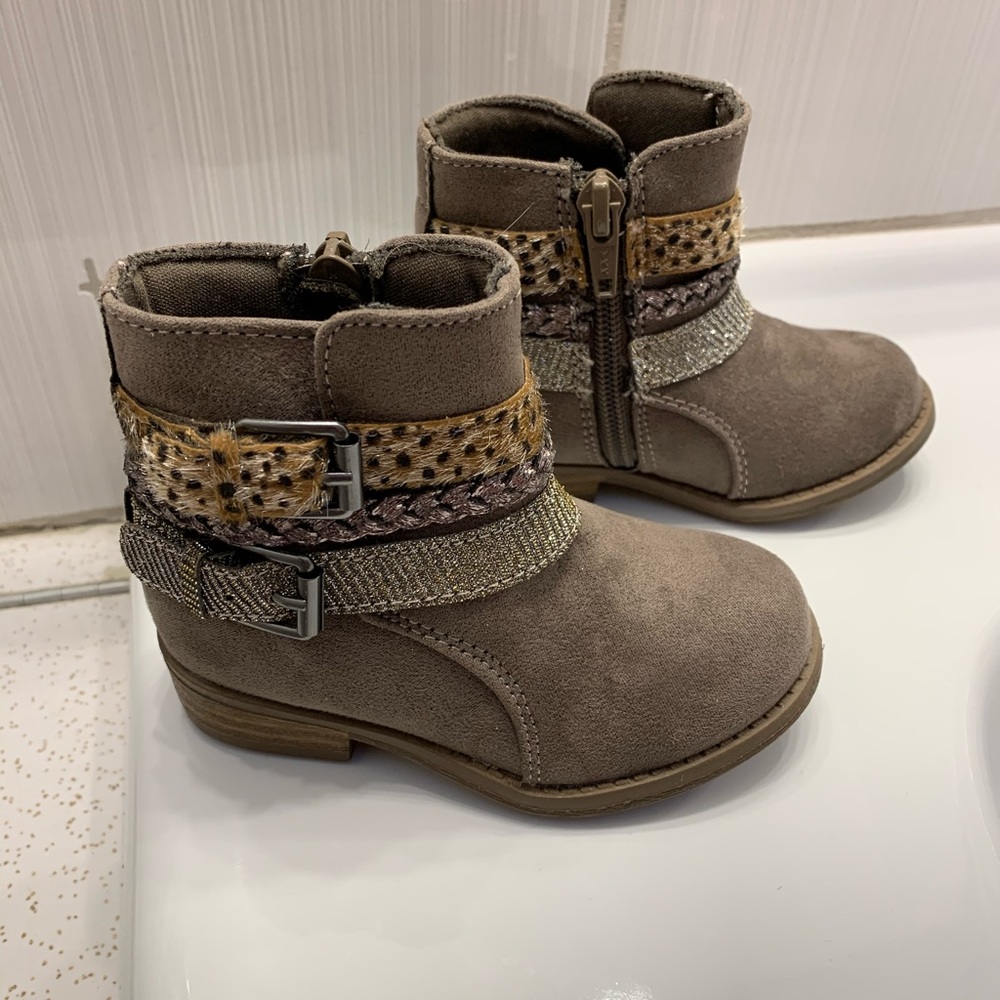 Toddler girl boots 🥾